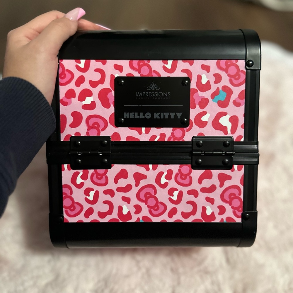 Impressions x hello kitty makeup chest